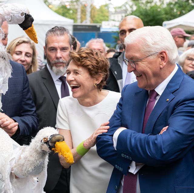 Bundespräsident beim Bürgerfest im Park von Schloss Bellevue