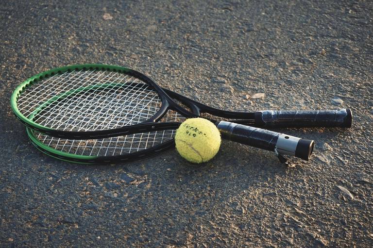Sportlerinnen und Sportler bei einer Vorführung